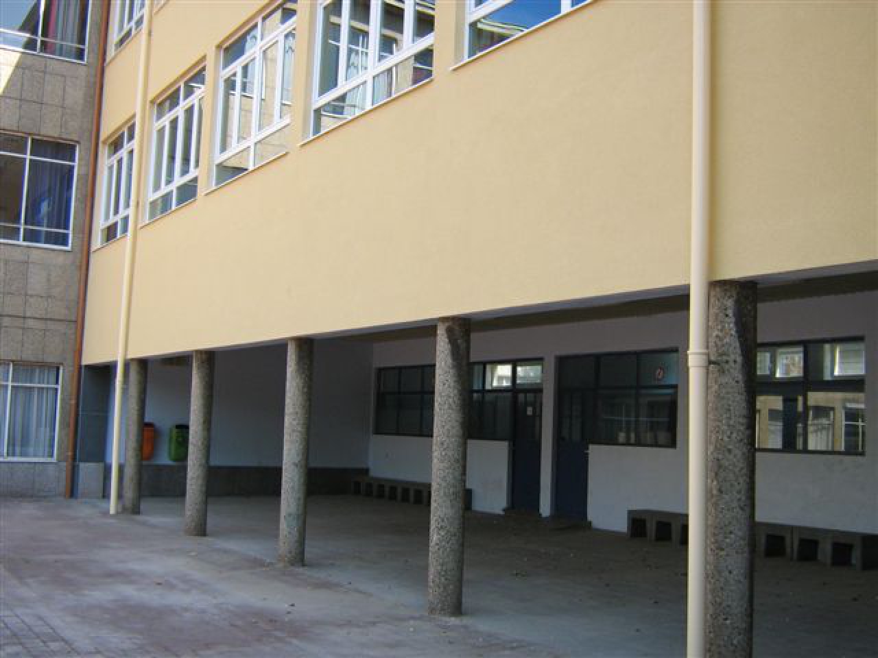 Renovation of the facades of a school building